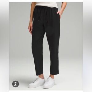 Lululemon tapered mid rise pant